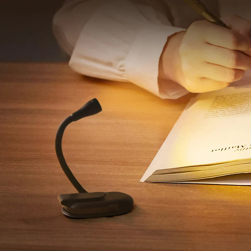 Compact LED Reading Light with Flexible Arm - Lusomart