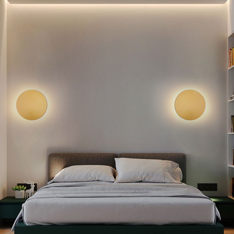 LunaLite – Modern Round Metal Wall Sconce for Bedrooms & Living Spaces 2