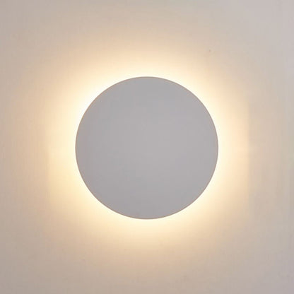 LunaLite – Modern Round Metal Wall Sconce for Bedrooms & Living Spaces 3