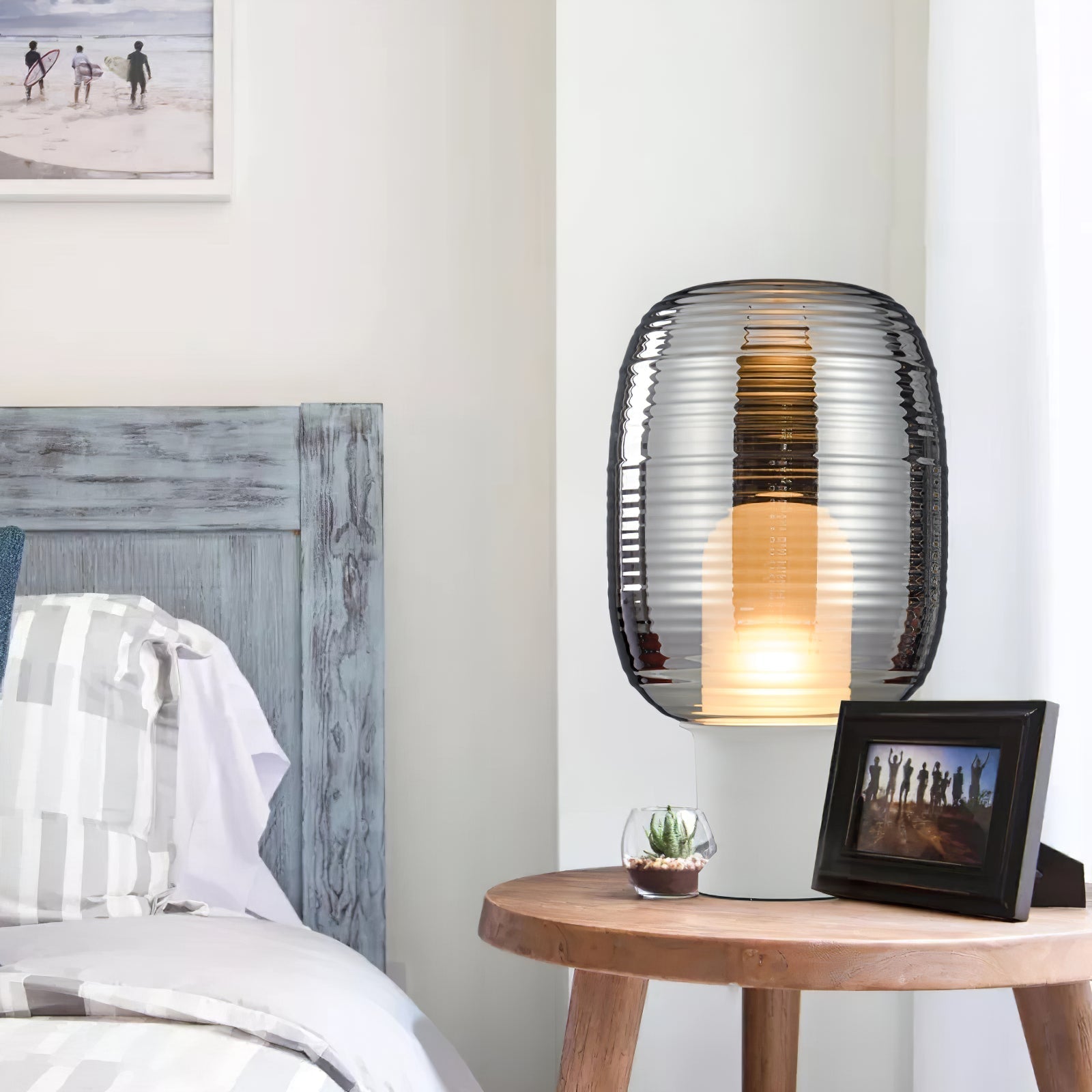 LuxeAura - Sophisticated Lamp with Subtle Elegance and Soft Glow 3