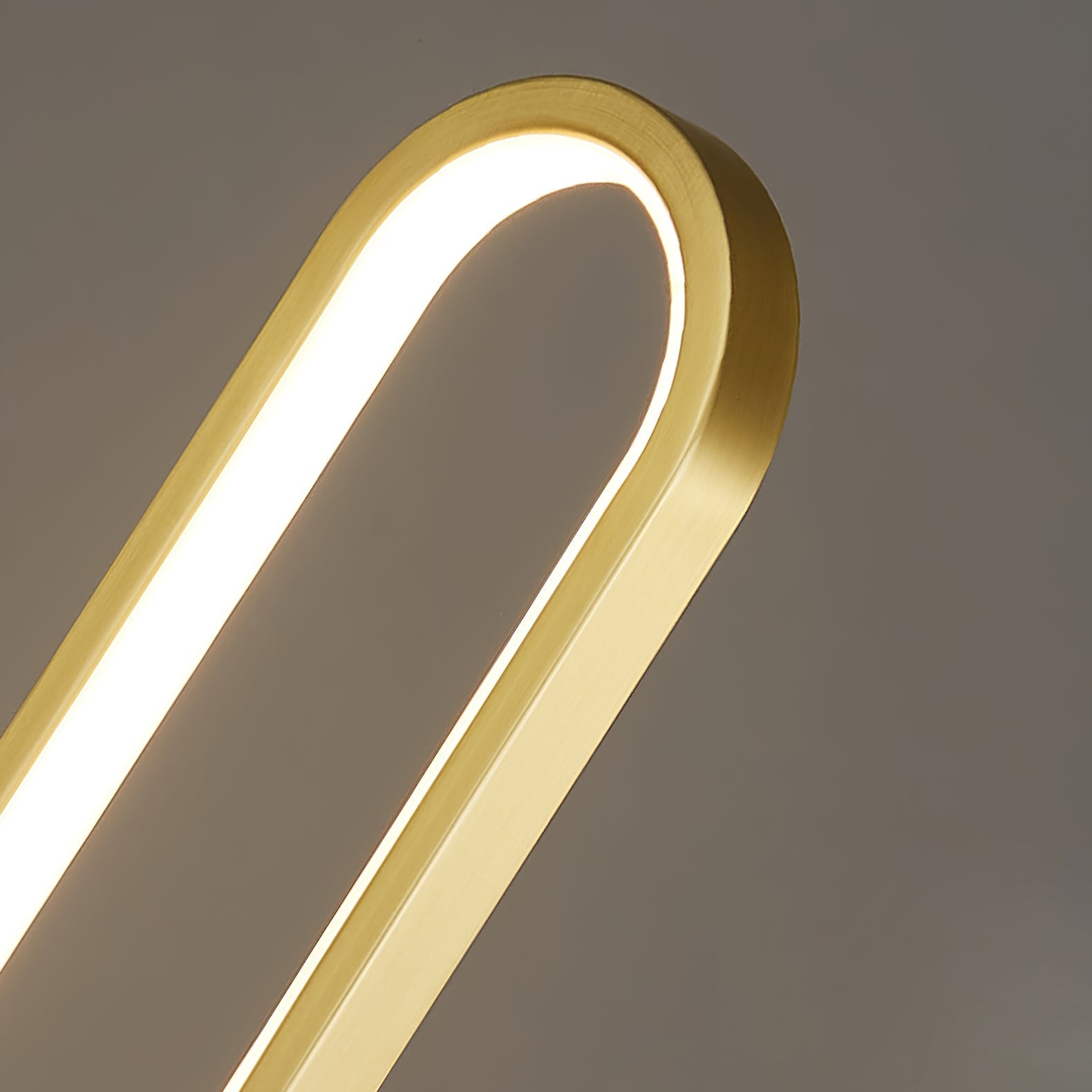 LuxeBeam - Table Lamp with Subtle Elegance and Warm, Soothing Light 4