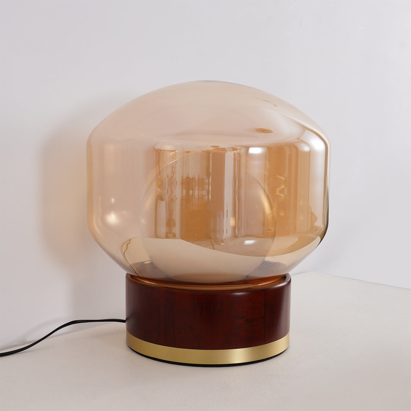 LuxeBoule - Table Lamp with Geometric Shape and Cozy Light Diffusion 7