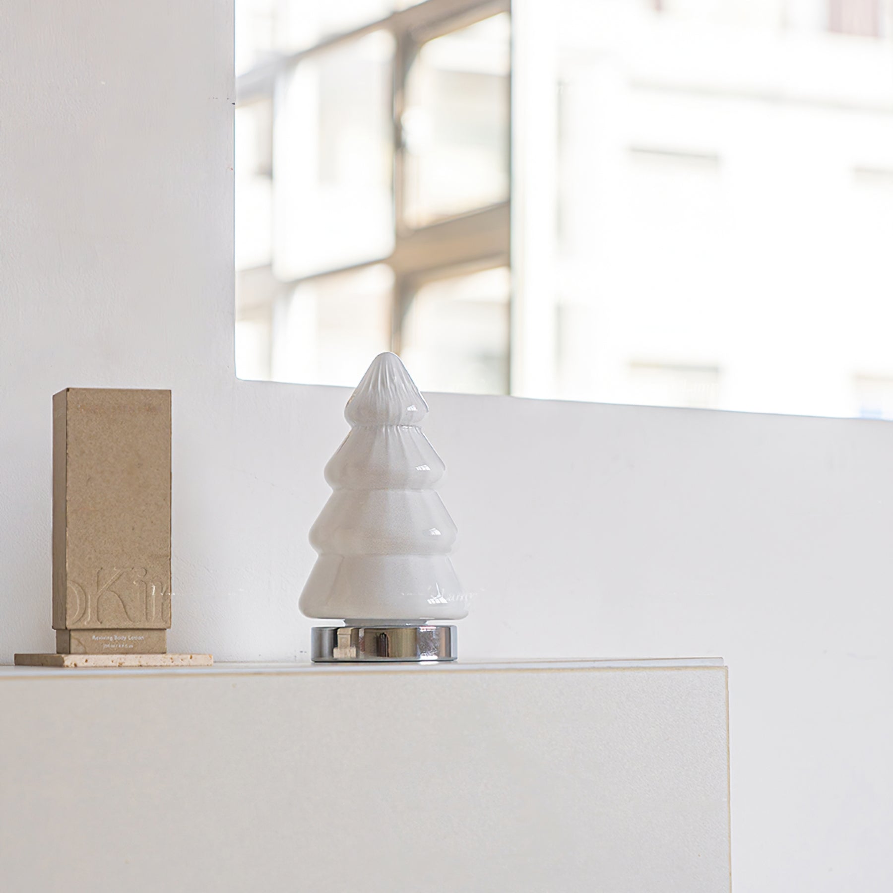 LuxeBranch – Sophisticated Tree-Inspired Table Lamp 6