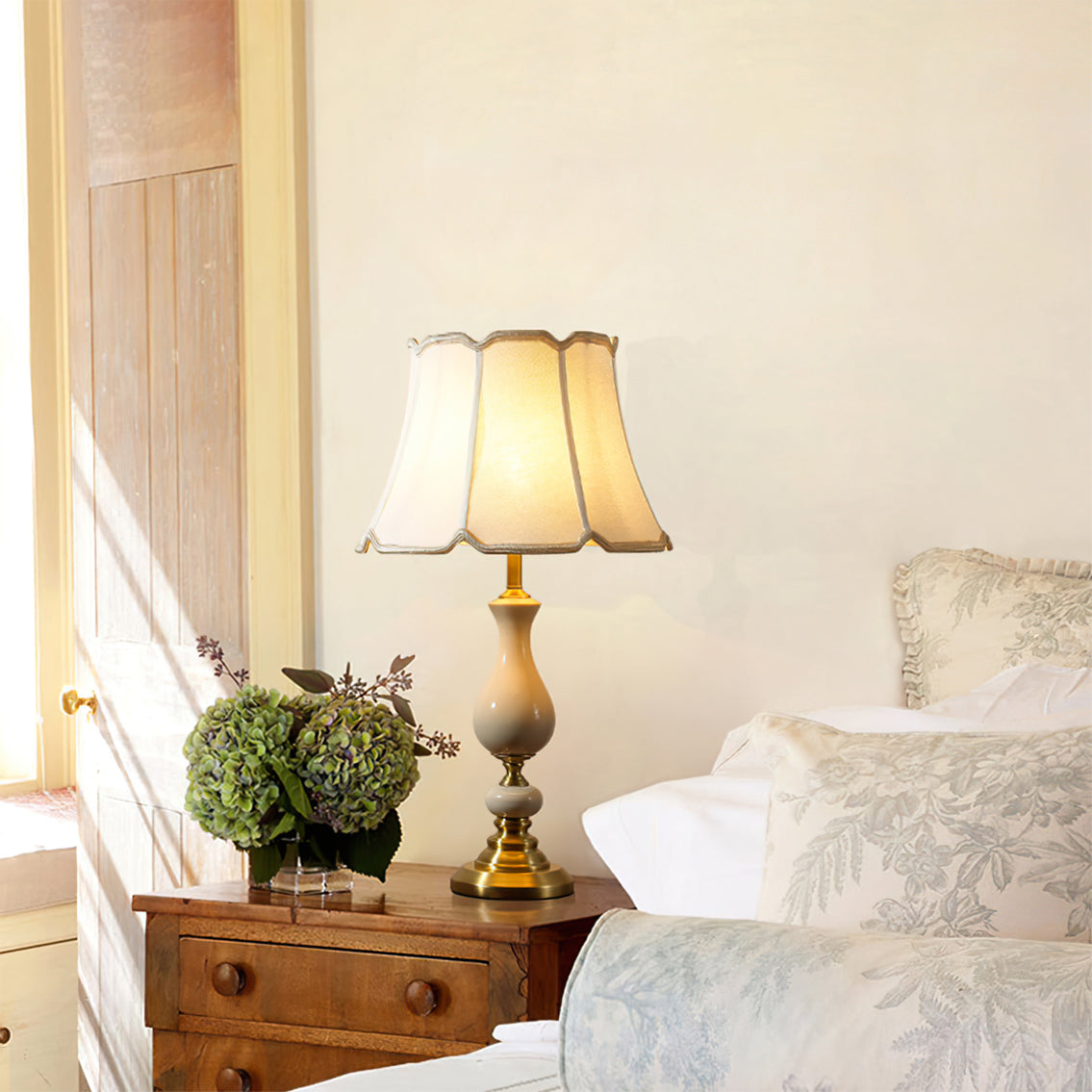 LuxeCraft – Elegant Ceramic and Brass Table Lamp 2