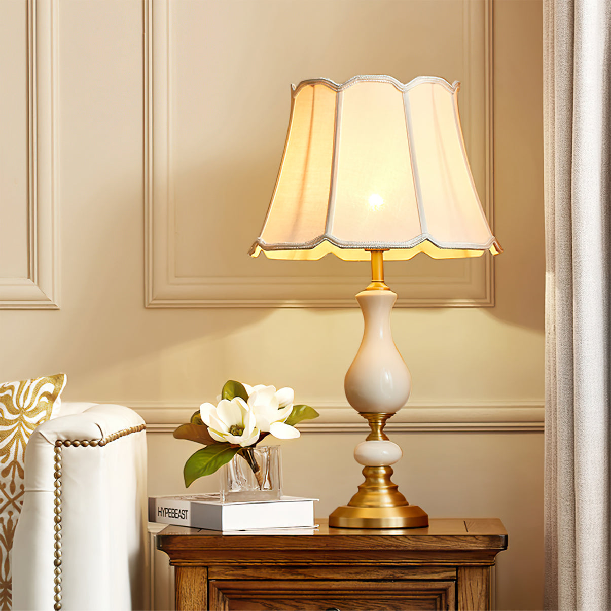 LuxeCraft – Elegant Ceramic and Brass Table Lamp 3