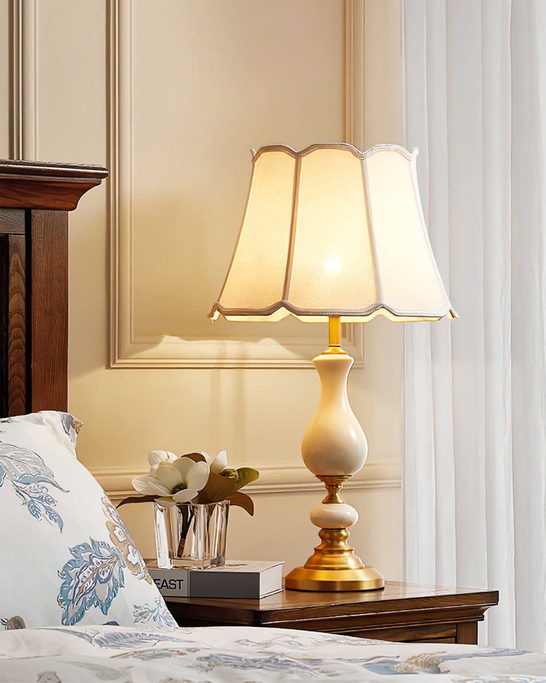 LuxeCraft – Elegant Ceramic and Brass Table Lamp 6