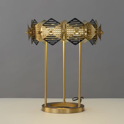 LuxeCrimson - Table Lamp with Timeless Design and Warm Red Elegance 1