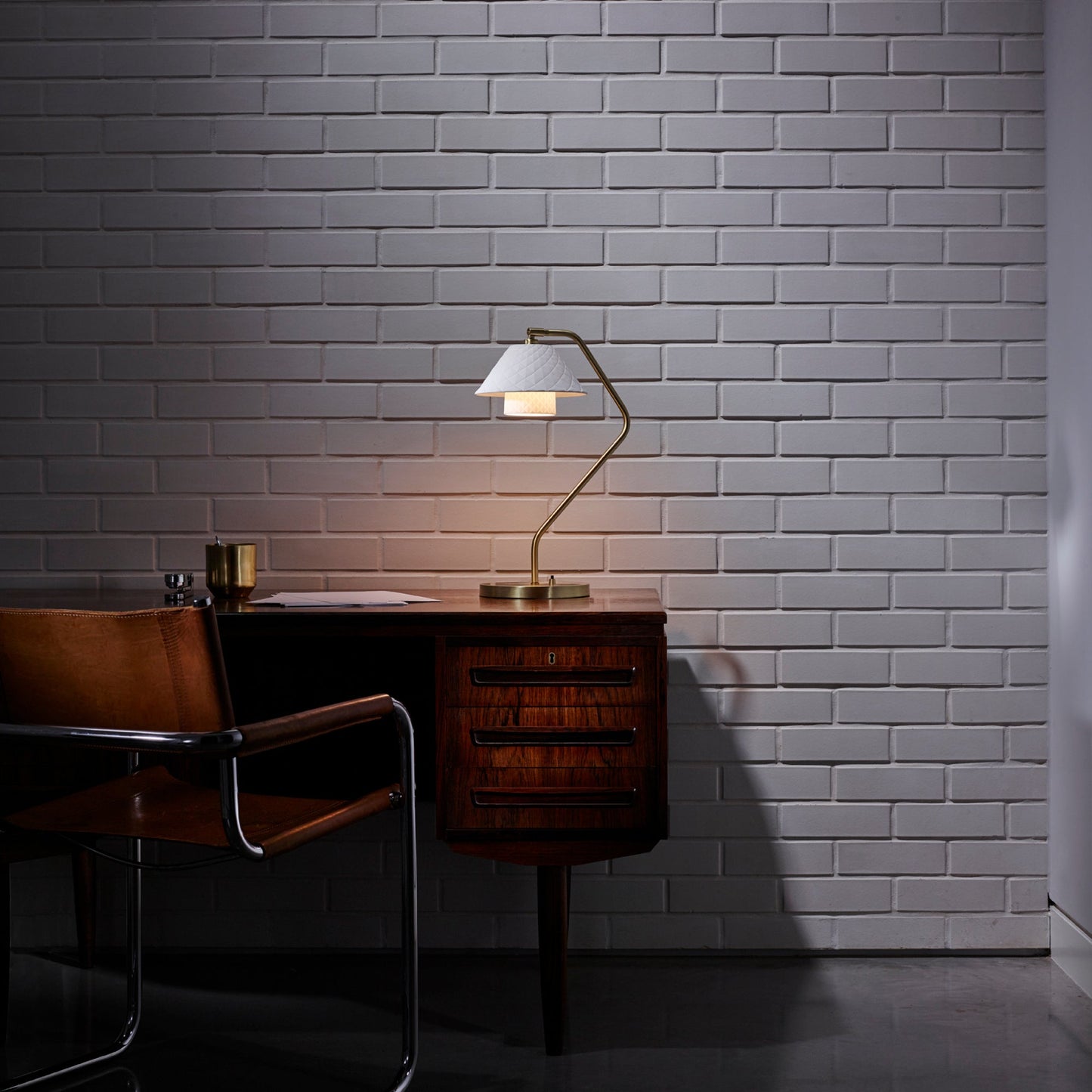 LuxeDual - Double Table Lamp with Refined Design and Soft Light Spread 1
