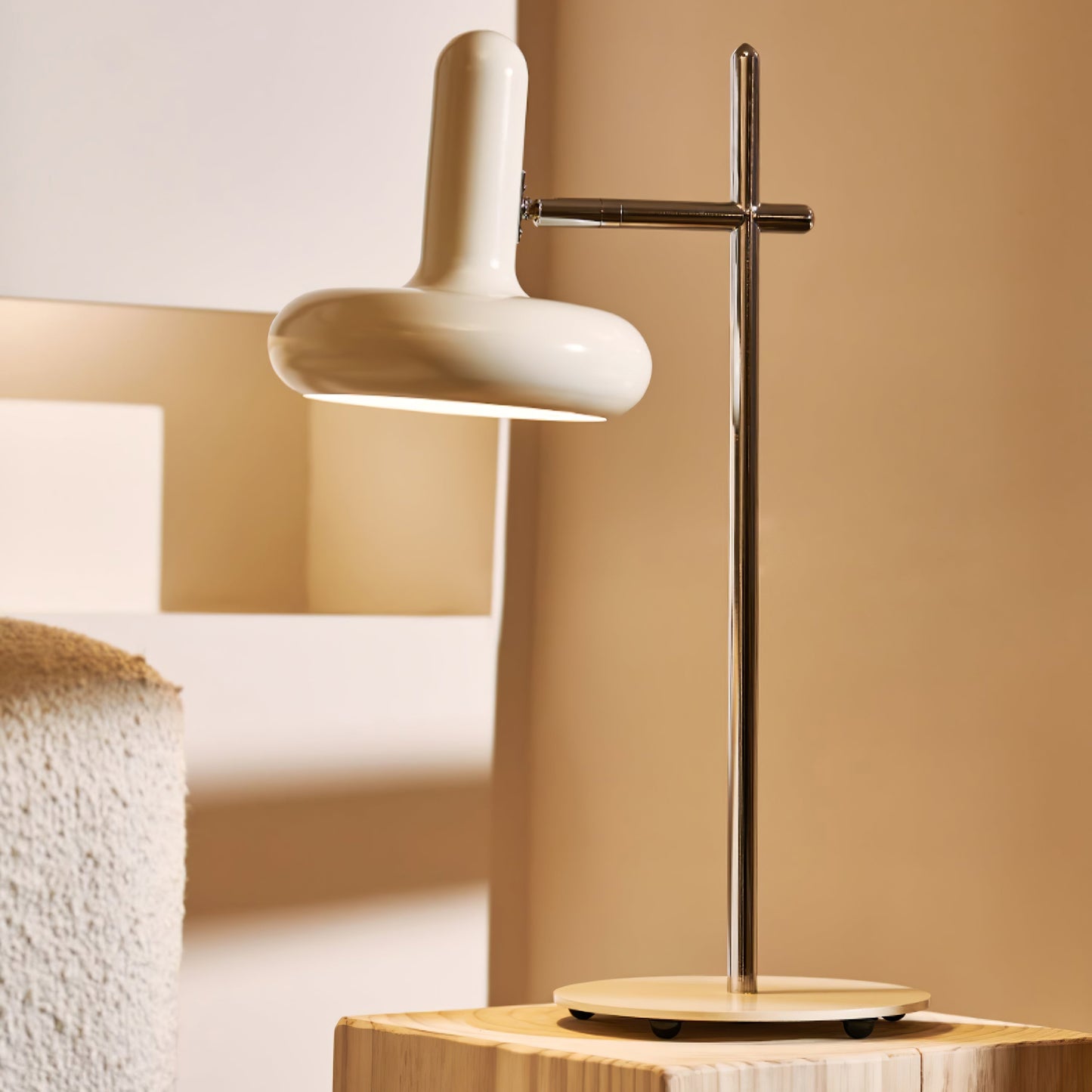 LuxeOptima - Elegant Table Lamp with Classic Design and Soft Glow 2