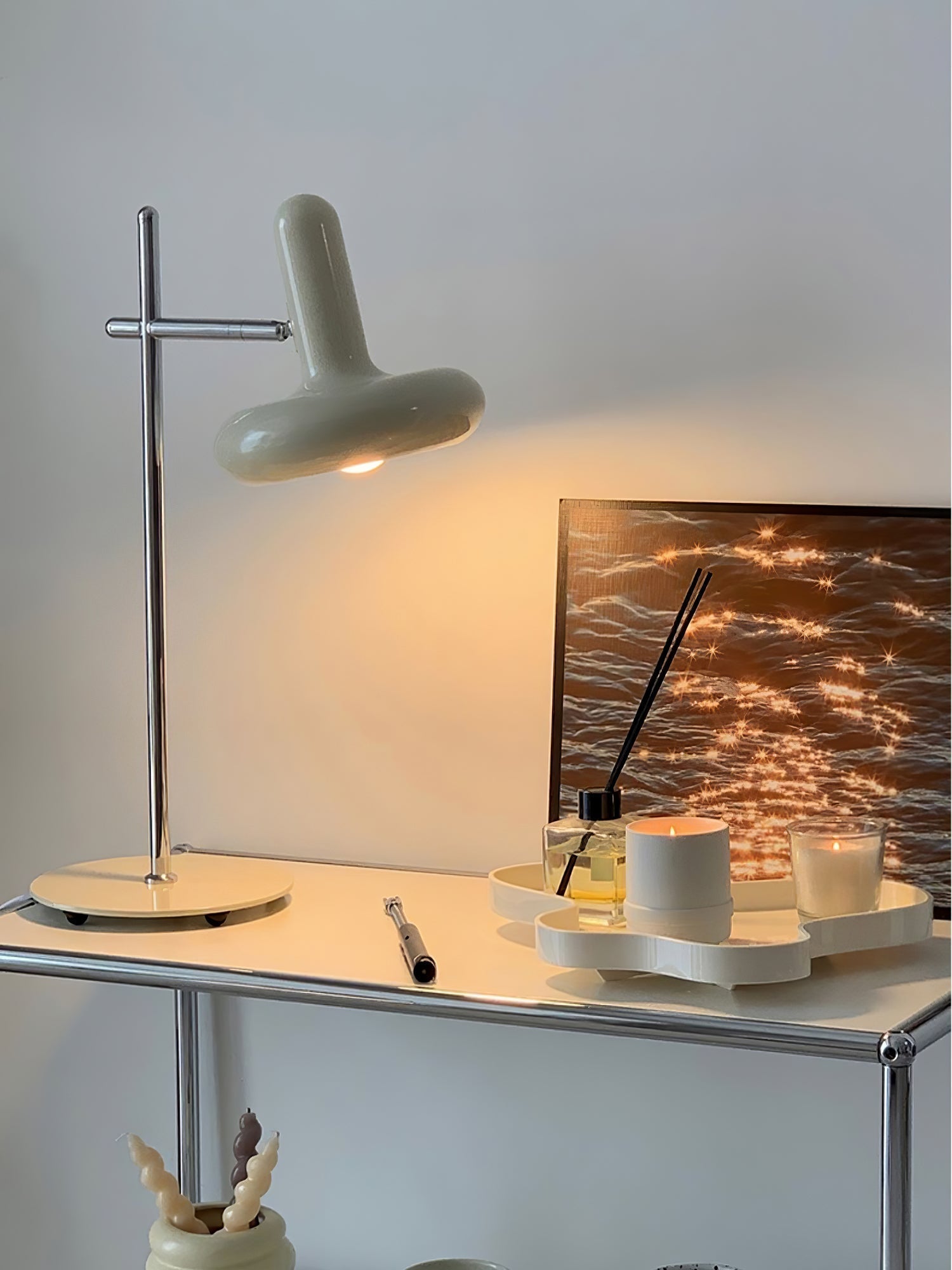 LuxeOptima - Elegant Table Lamp with Classic Design and Soft Glow 6