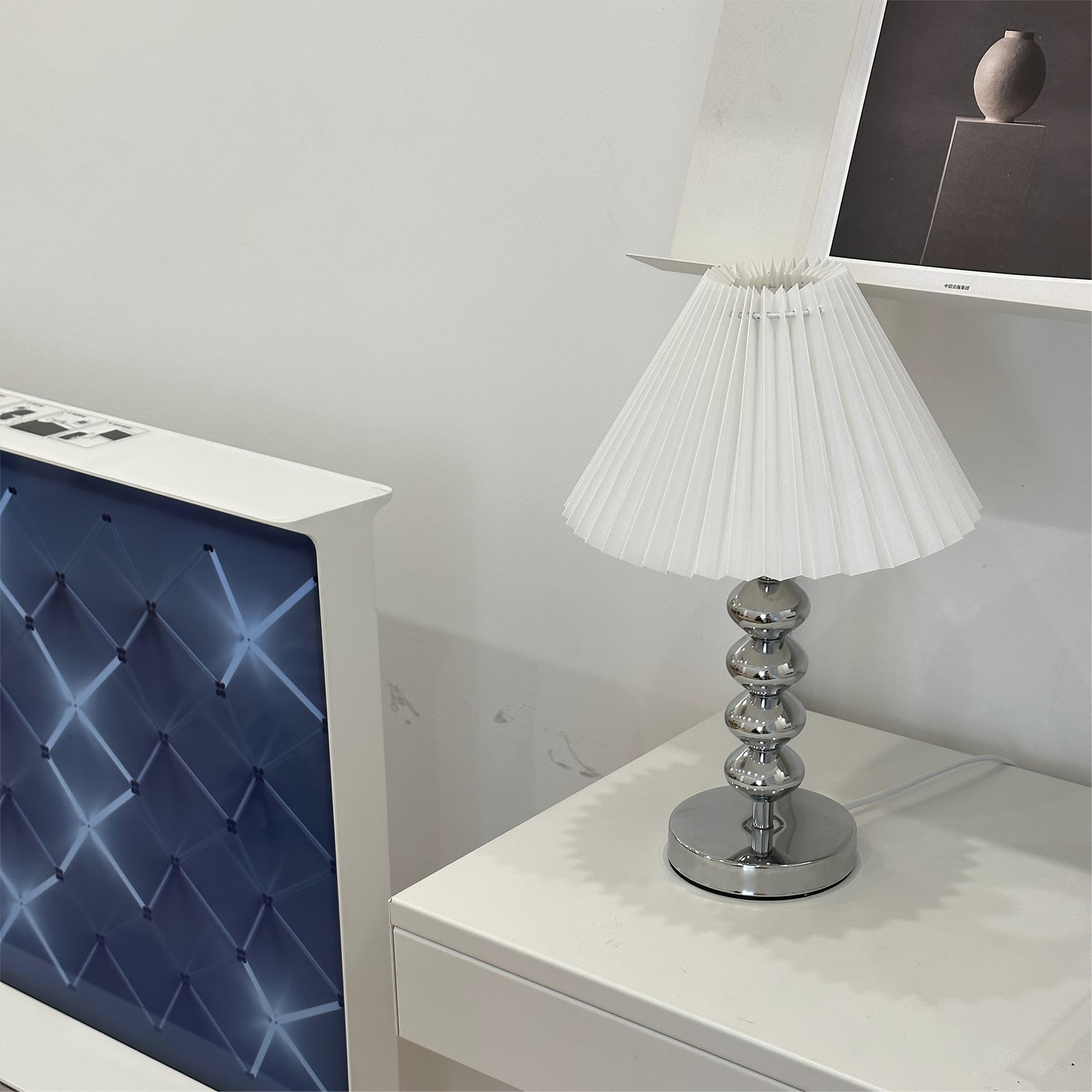 Modern Base Table Lamp with Soft Warm Glow - Lusomart