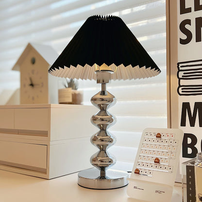 LuxeZuma - Table Lamp with Sleek Base and Cozy Illumination 8