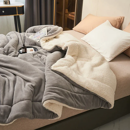 Luxurious Fleece Blanket, Plush and Fluffy, Machine Washable, Cozy Throw for Beds and Living Rooms 9