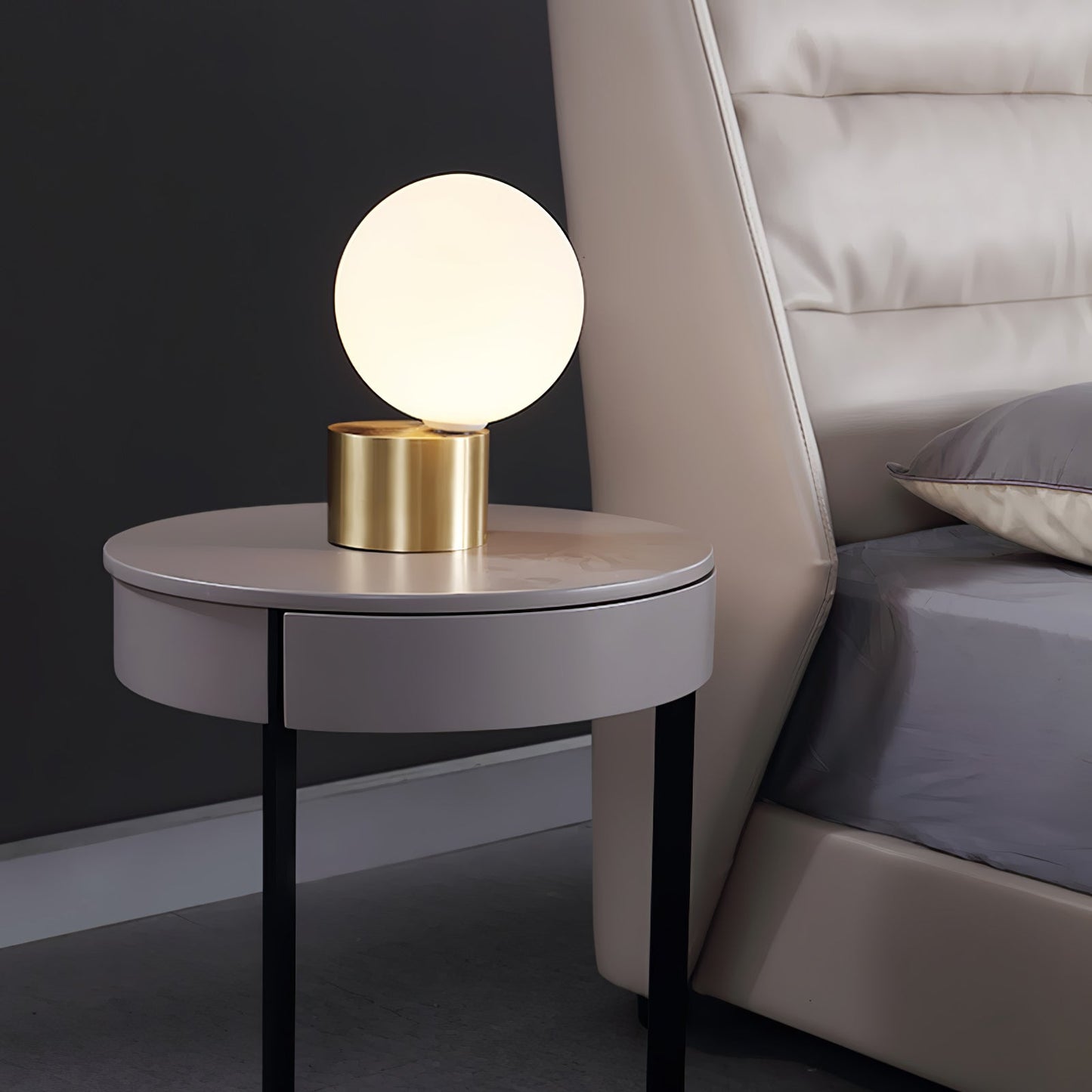 Lynvon Table Lamp 1