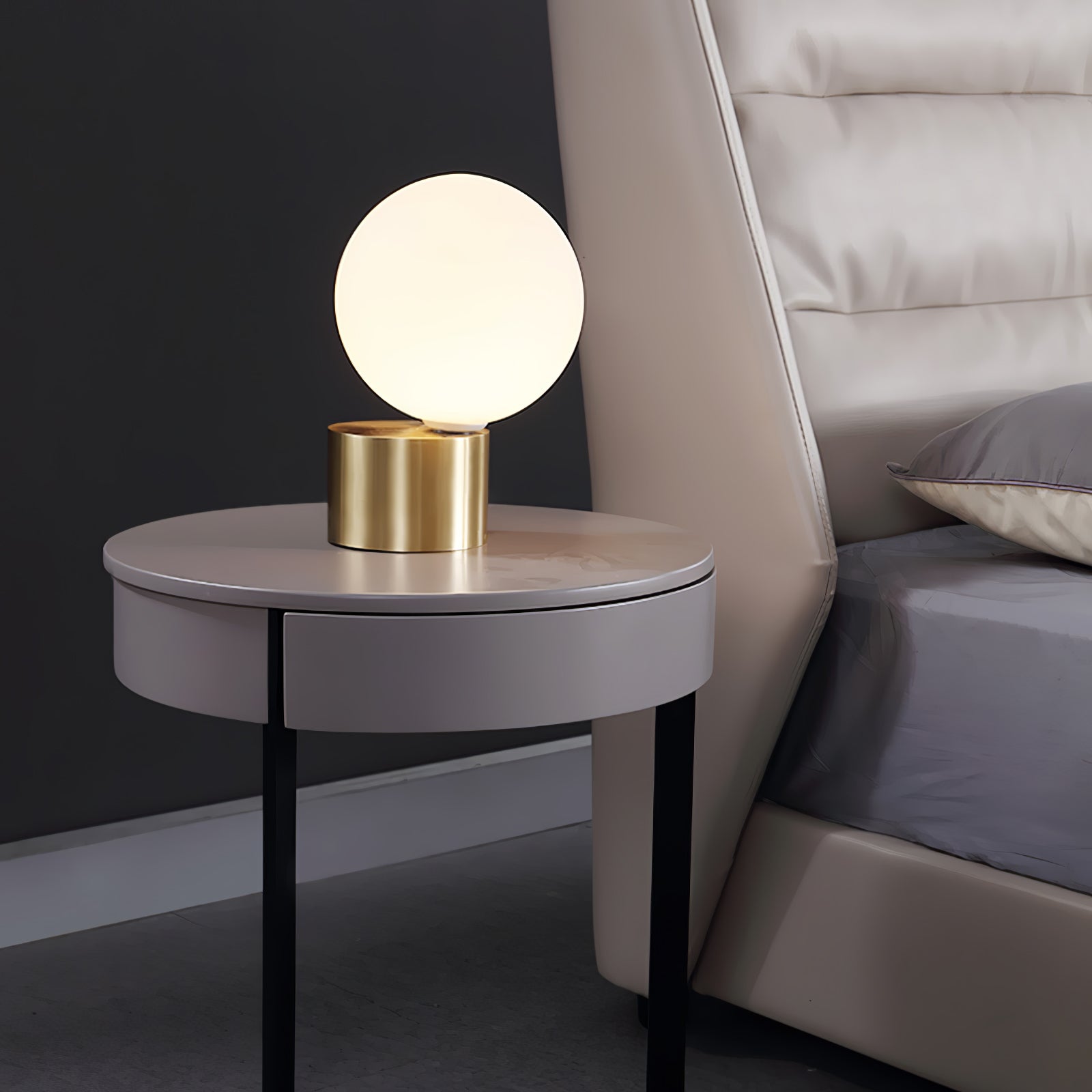 Lynvon Table Lamp 1