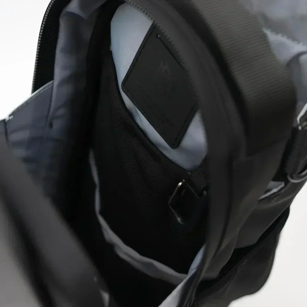 Strong Magnetic Sports Bag For Easy Open Access