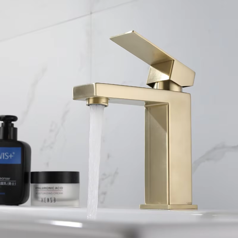 Contemporary Single Handle Bathroom Sink Faucet - Lusomart