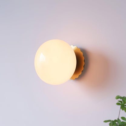 Elegant Glass Wall Lamp With Metallic Finish