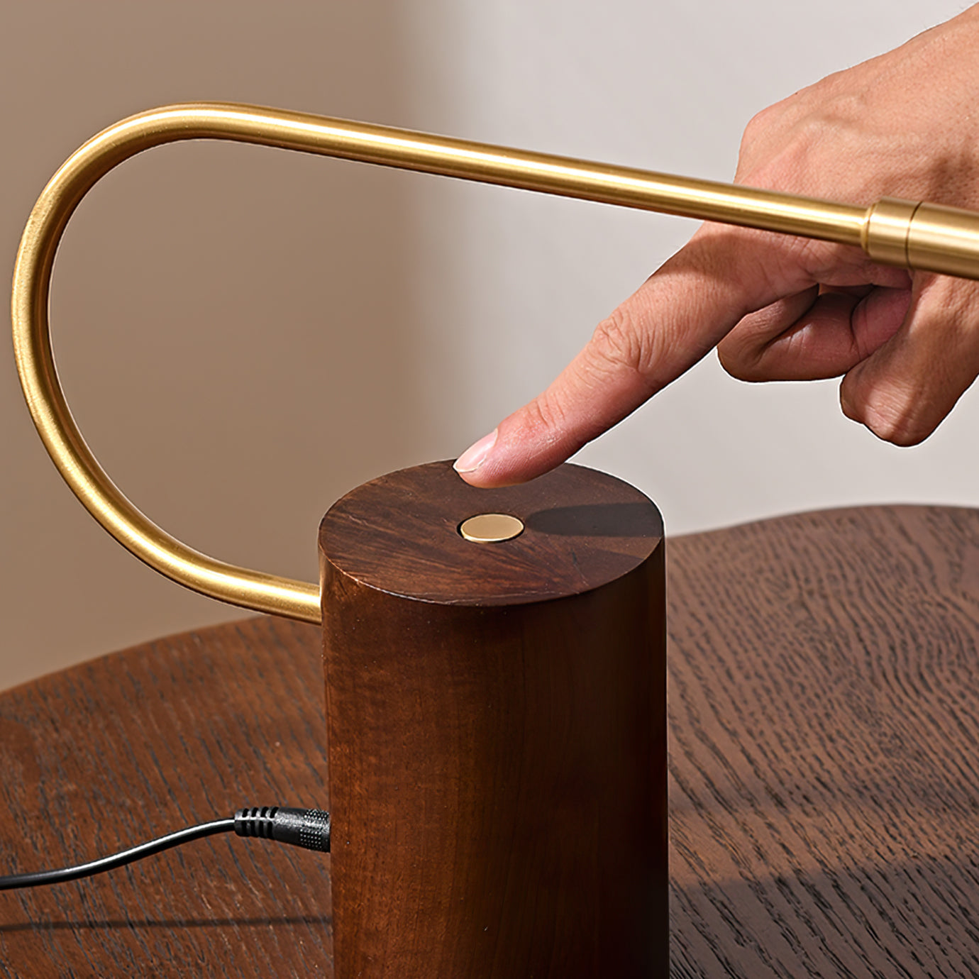 MetroSlim - Table Lamp 4
