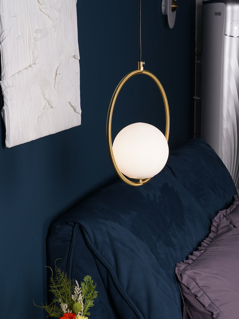 Sleek Contemporary Pendant Light With Simple Style