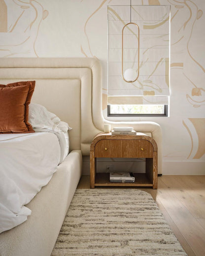 Sleek Contemporary Pendant Light With Simple Style