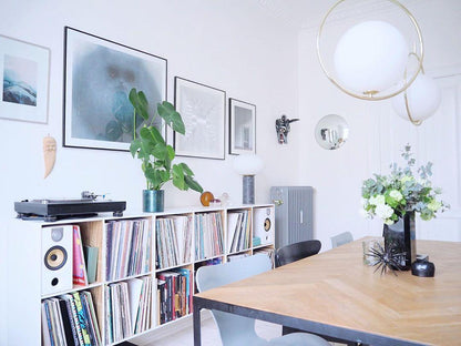 Sleek Contemporary Pendant Light With Simple Style