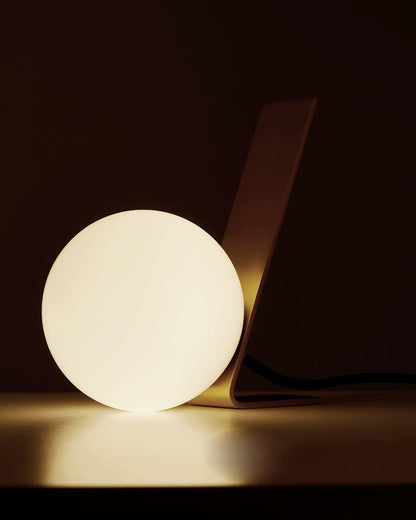 MinimalDaphne - Elegant Lamp with Cozy Glow and Refined Simplicity 7