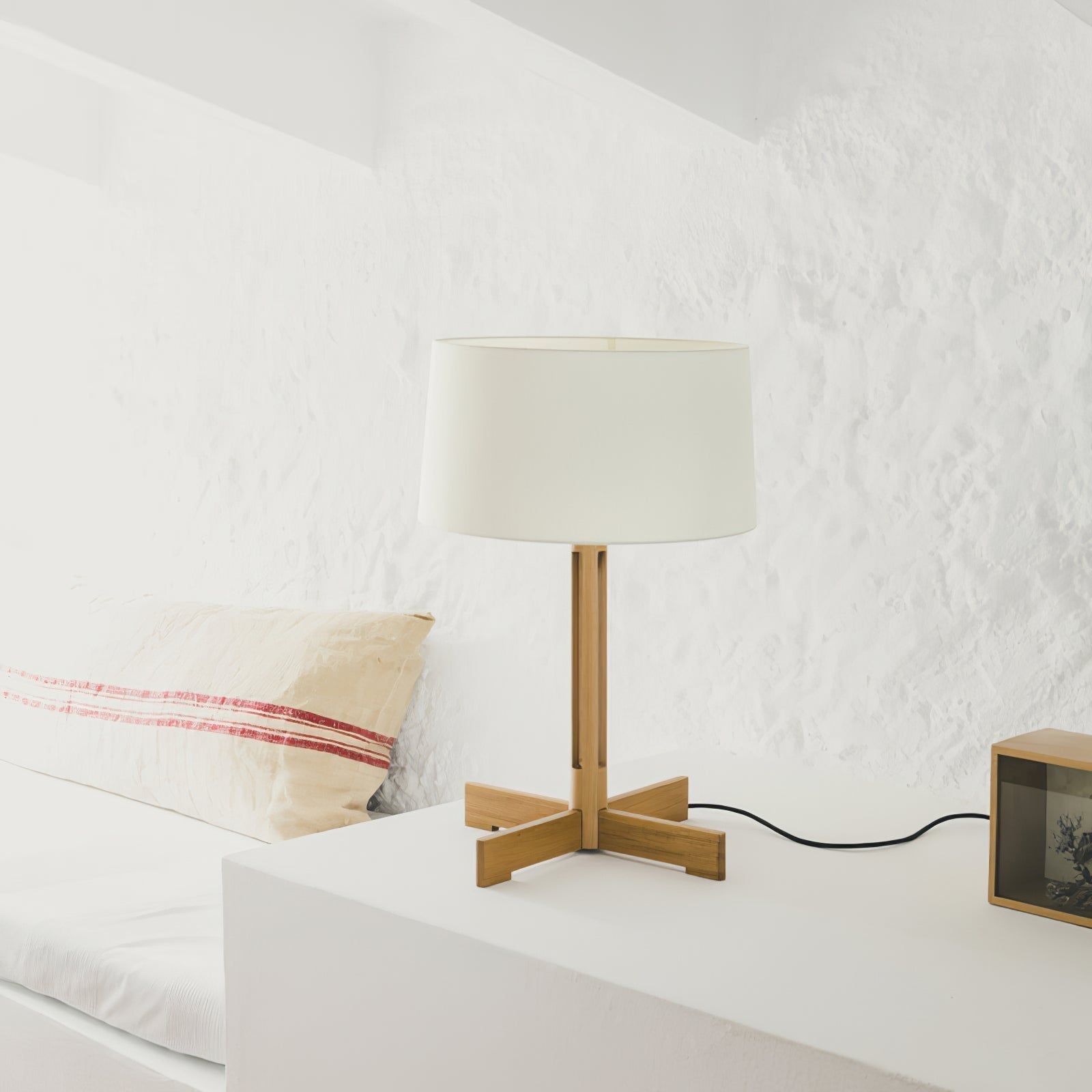 ModGlow - Modern Table Lamp with Soft, Warm Lighting 3