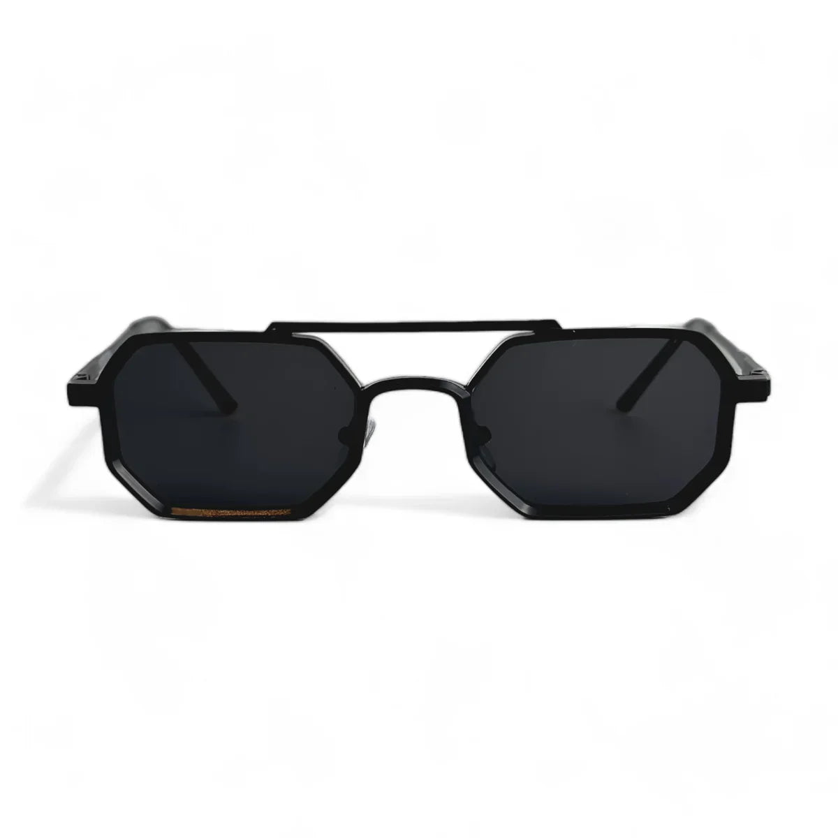 Trendy Men's Shades With UV Protection For Daily Wear