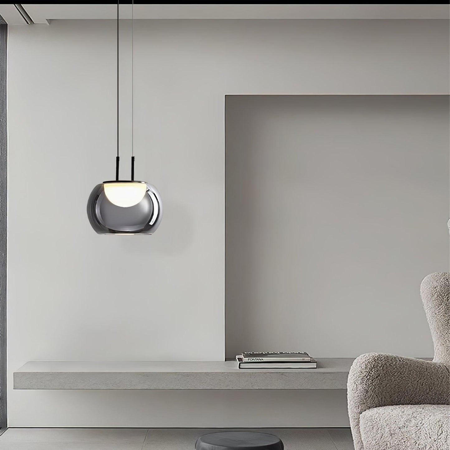 Glamorous Pendant Light With Beautiful Glow Effect
