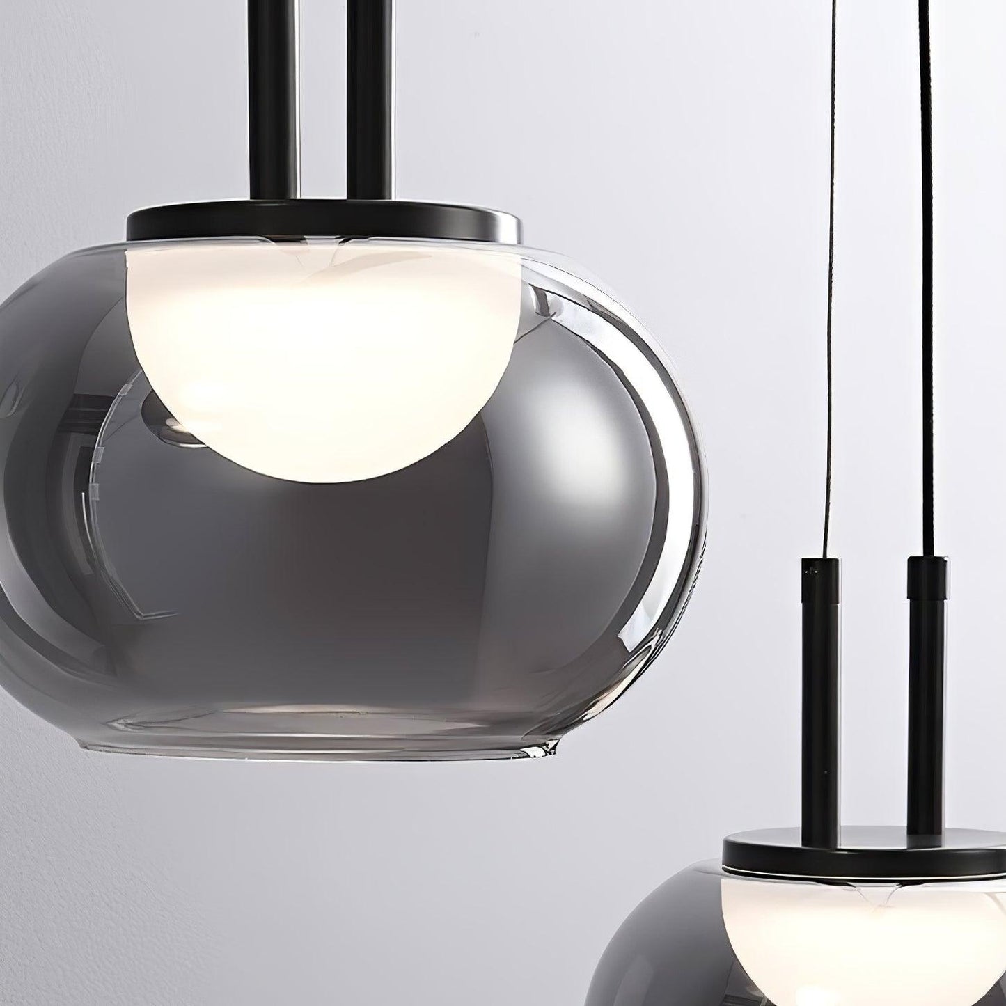 Glamorous Pendant Light With Beautiful Glow Effect