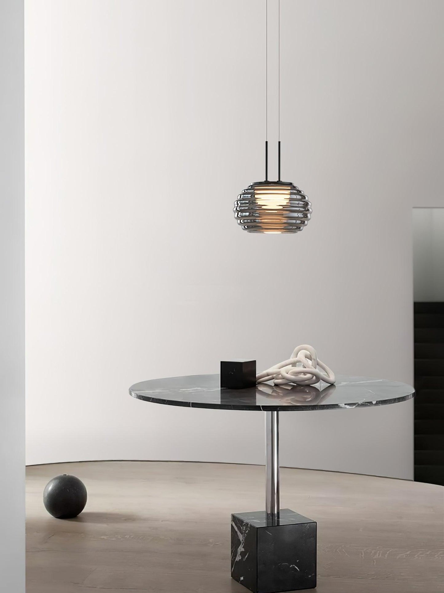 Glamorous Pendant Light With Beautiful Glow Effect