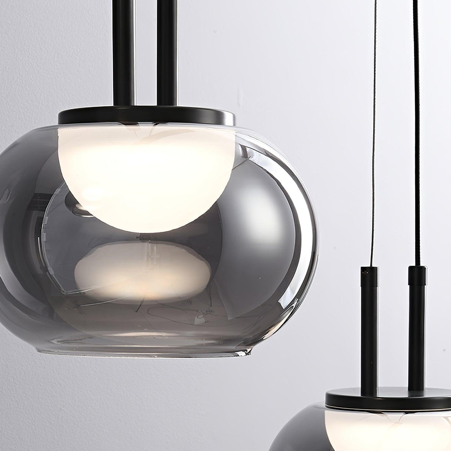 Glamorous Pendant Light With Beautiful Glow Effect