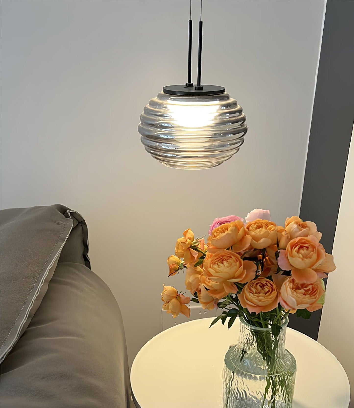Glamorous Pendant Light With Beautiful Glow Effect