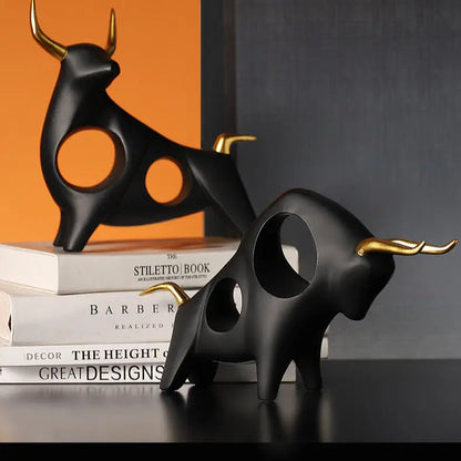 Noir Aureum Resin Bull Sculpture Inovessa