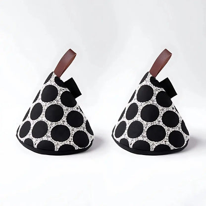  Cone-shaped quilted oven mitts with Nordic styling, designed for heat resistant kitchen protection