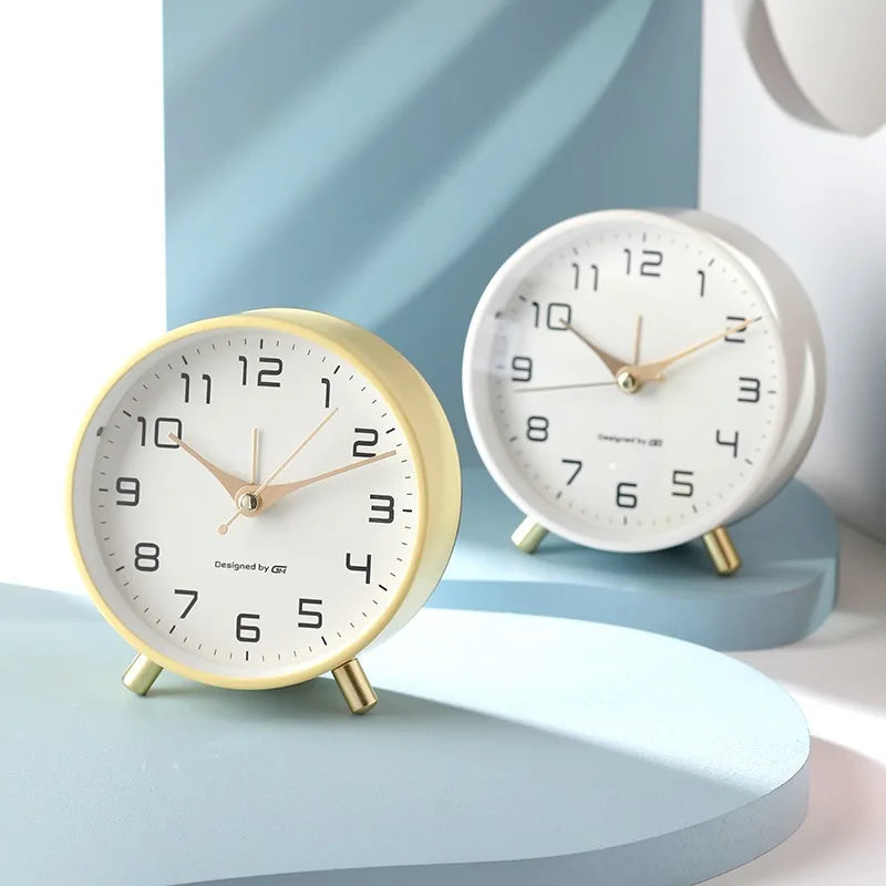 Quiet Modern Wooden Desk Clock