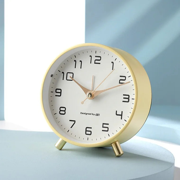 Quiet Modern Wooden Desk Clock