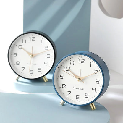 Quiet Modern Wooden Desk Clock