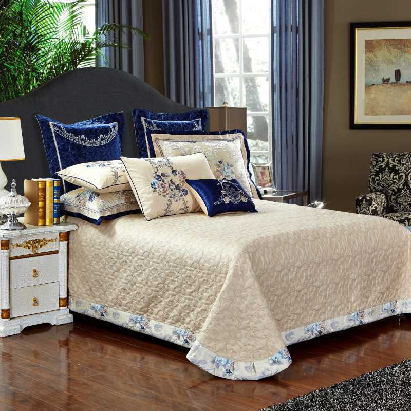 Elegant Eastern Pattern Premium Bedding Set
