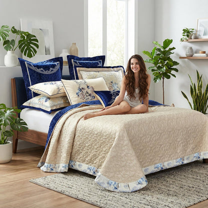 Elegant Blue Patterned Bedding Set