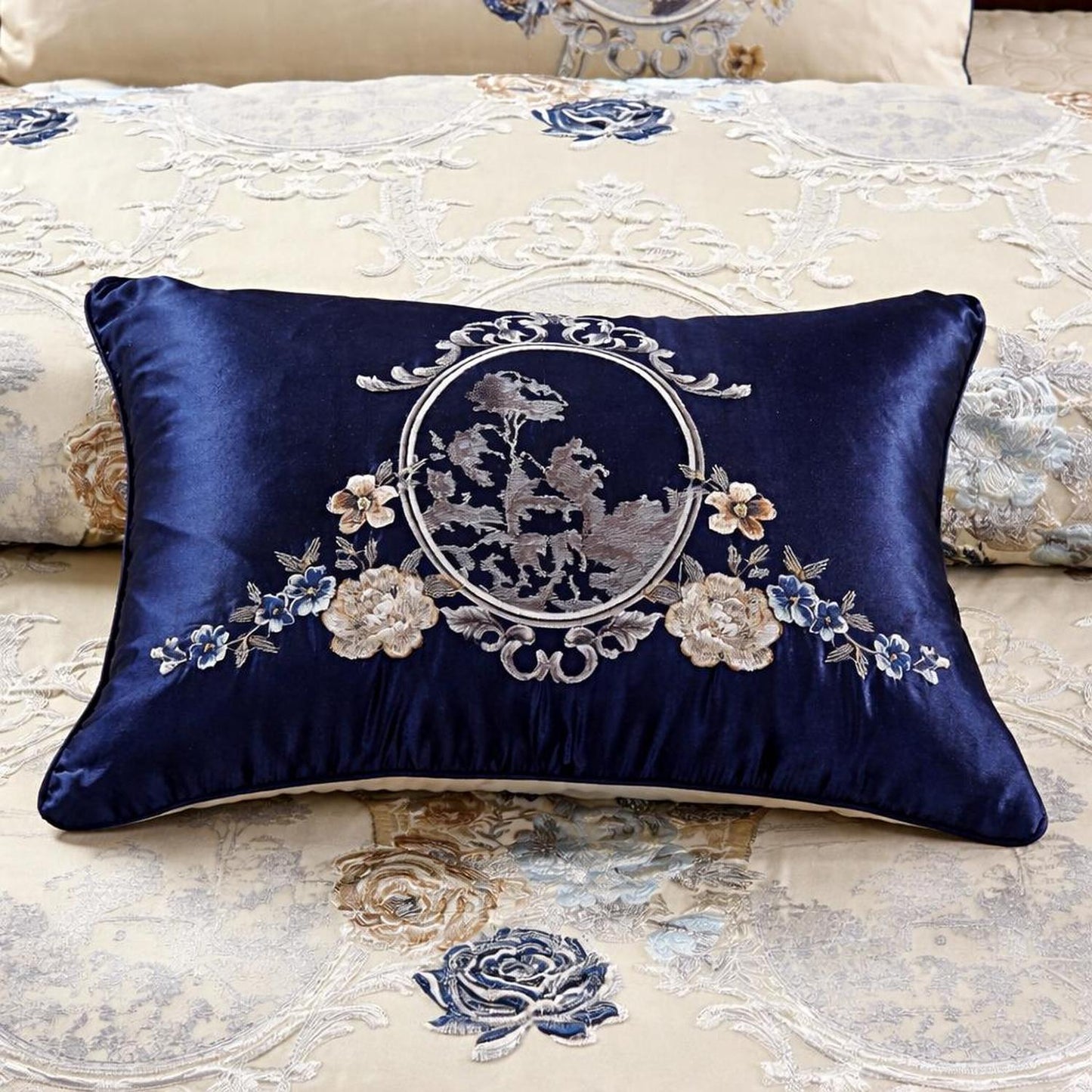 Elegant Blue Patterned Bedding Set