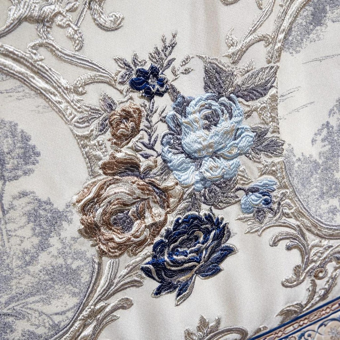 Elegant Blue Patterned Bedding Set