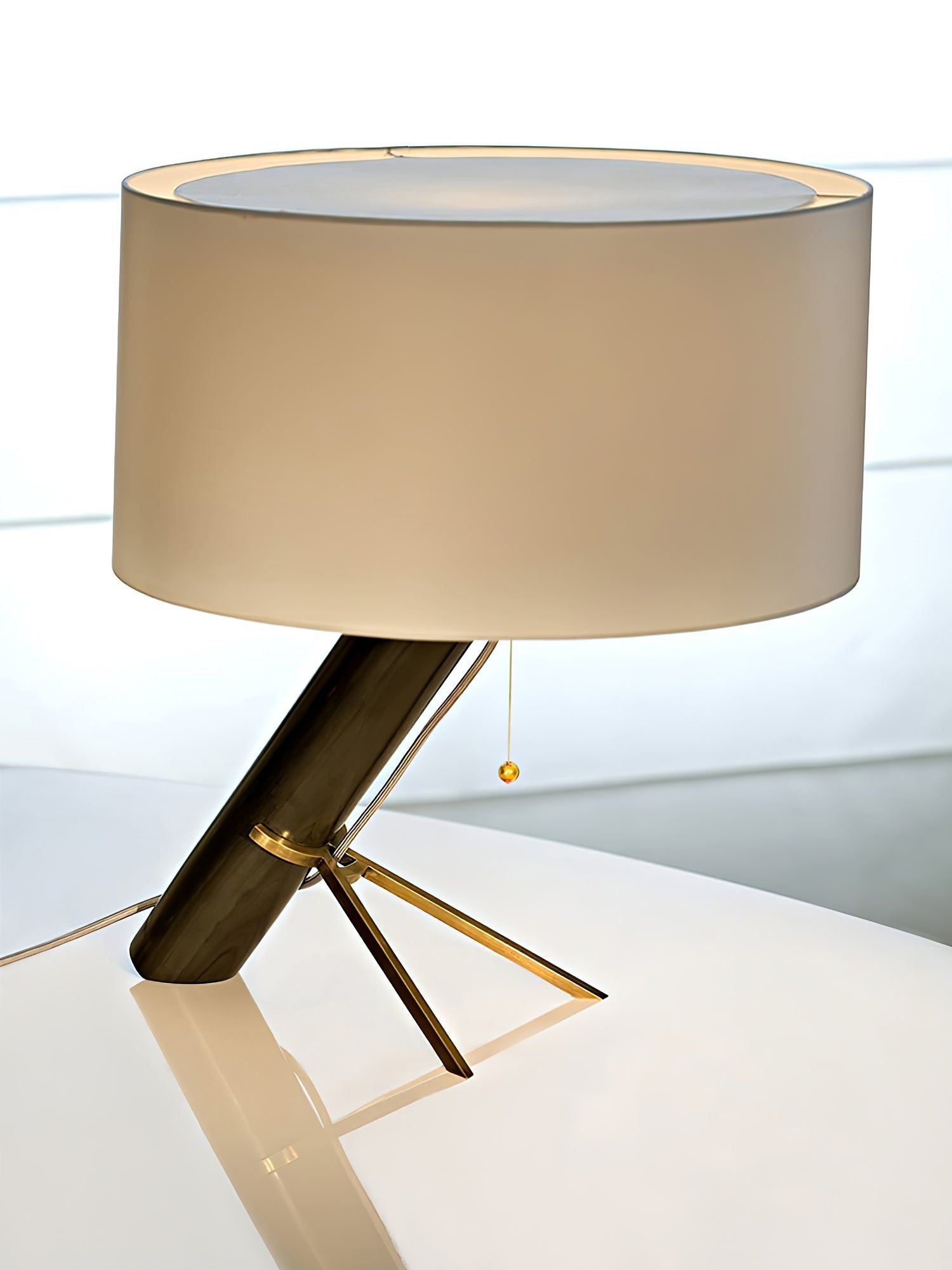 OpalLuxe – Refined Table Lamp with Golden Accents 6