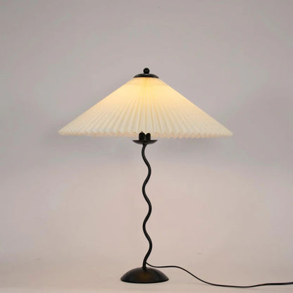 Stylish Desk Lamp with Classic Design - Lusomart