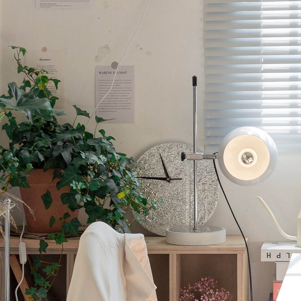 PivotGlow – Modern Adjustable Desk Light 3