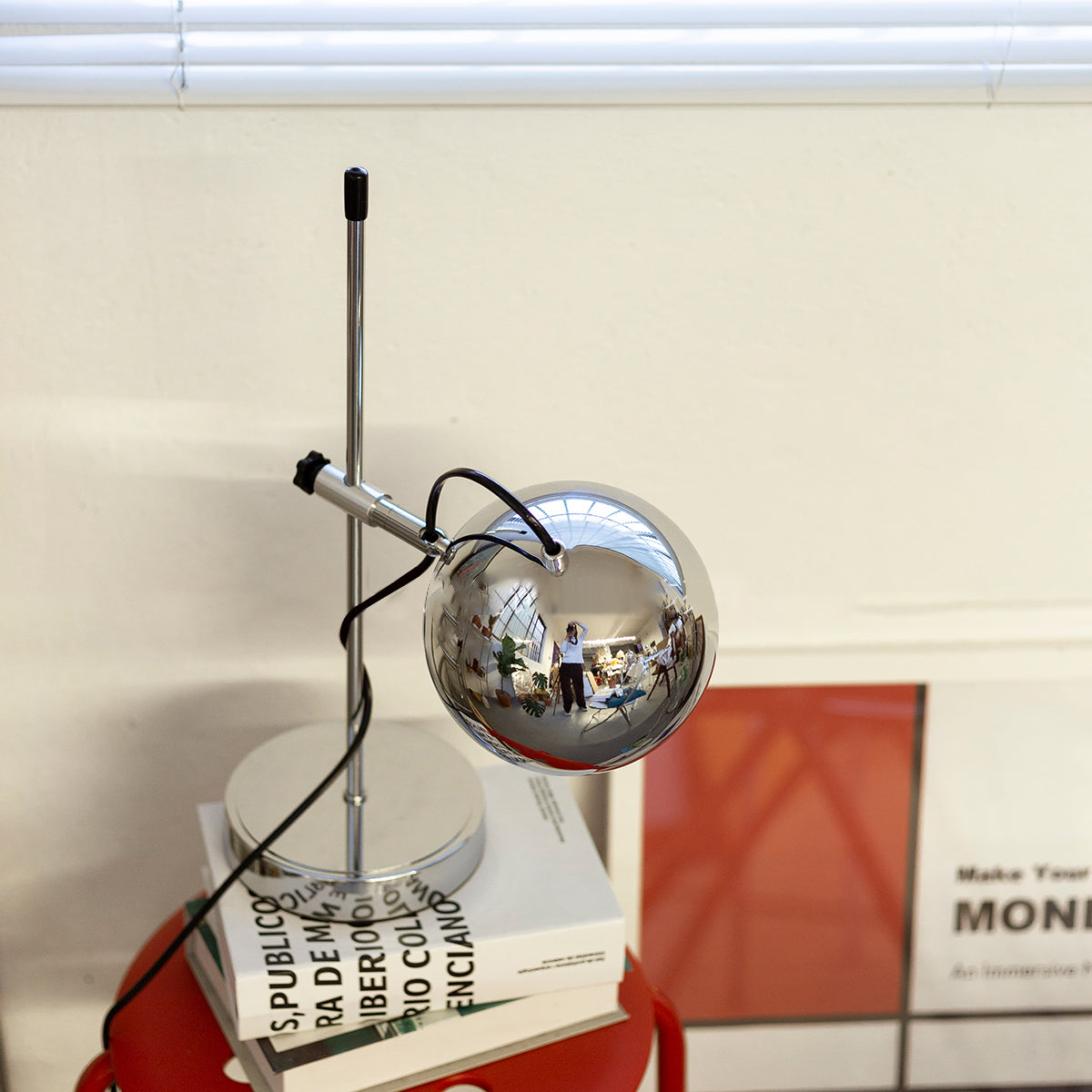 PivotGlow – Modern Adjustable Desk Light 5
