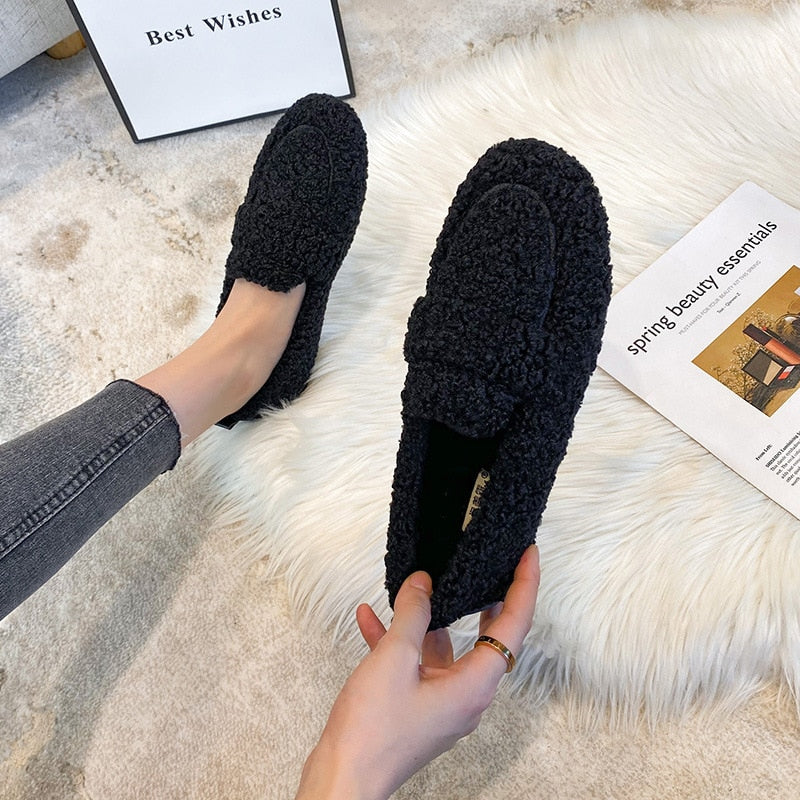 PlushComfort | Cozy Warm Women's Indoor Slippers 3