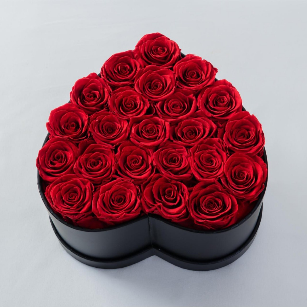 Fresh Long Lasting Rose Heart Shaped Gift Box