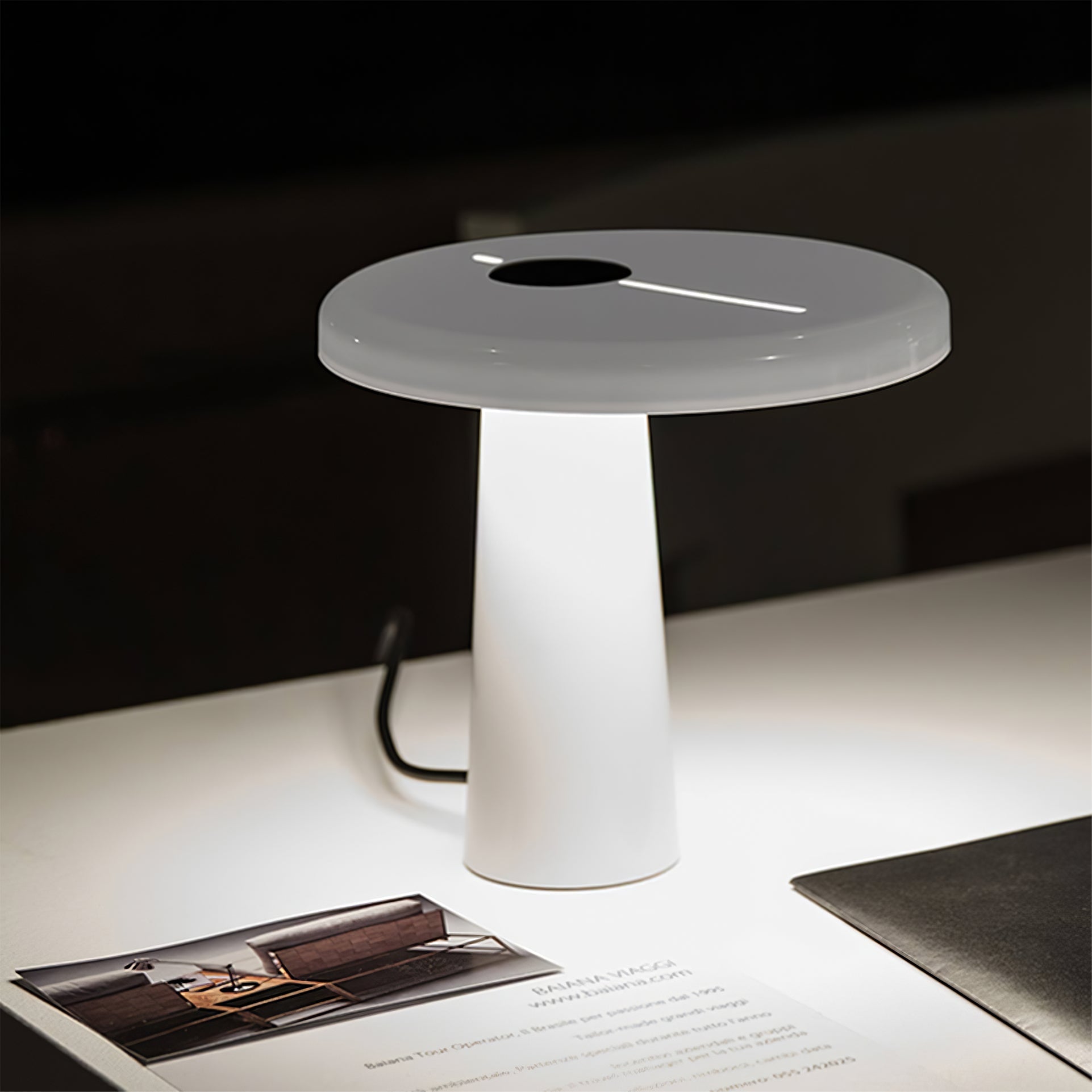 Modern Round LED Table Lamp - Lusomart